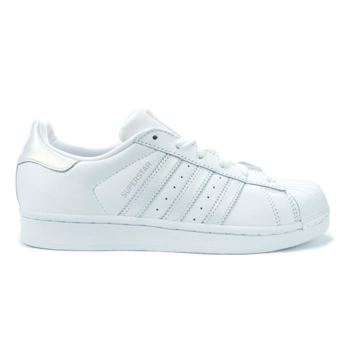 superstar femme croco blanche